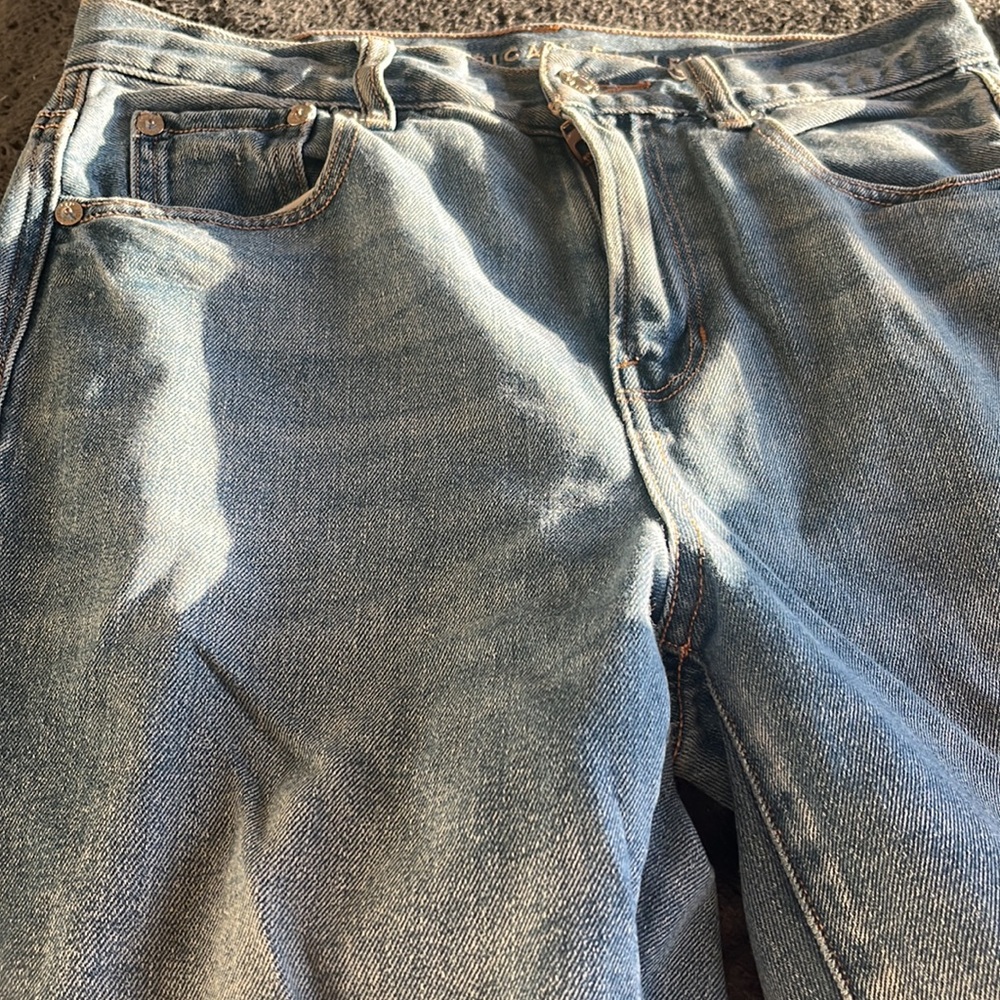 American eagle 🦅 mom jean